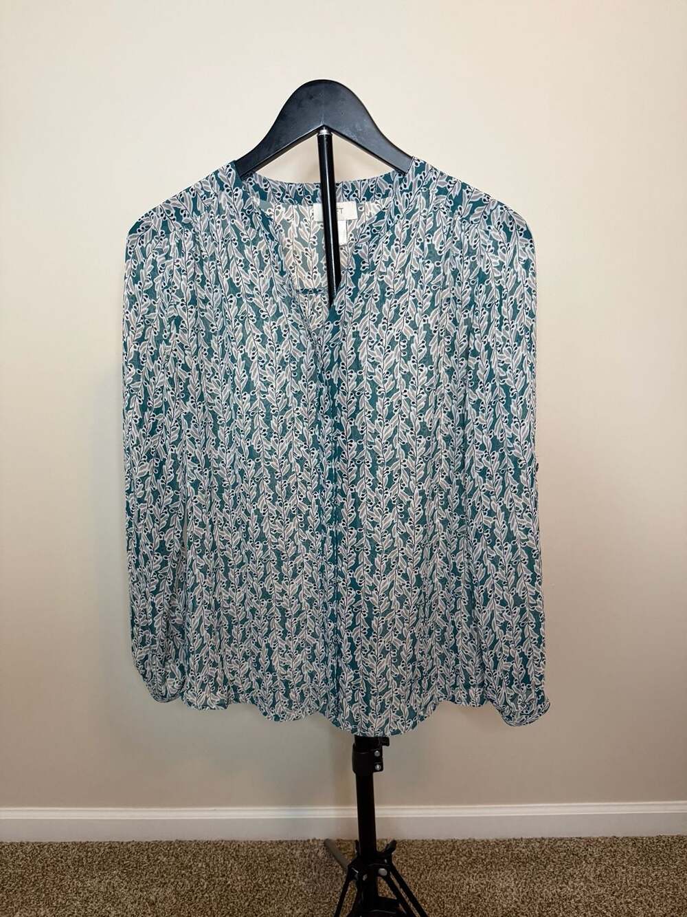 Ann Taylor LOFT Women's Teal Leaf Print Long Sleeve Blouse size S